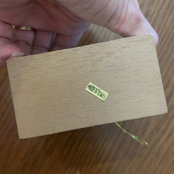 Large vintage wooden house or cabin Christmas tree ornament - Picture 8 of 8